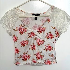 Shirt Sleeve Lace Sleeve Crop Top